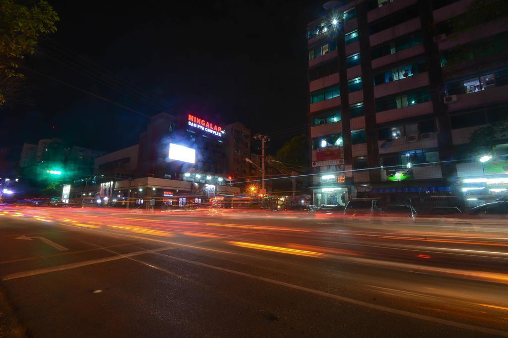 ホテル ファミリー トレジャー ヤンゴン エクステリア 写真